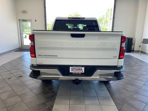 Summit White 2024 Chevrolet Silverado 1500 LT