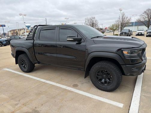 Diamond Black Crystal Pearlcoat 2022 RAM 1500 TRX