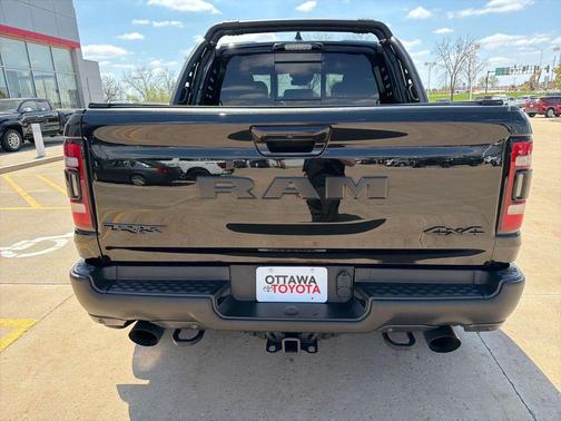 Diamond Black Crystal Pearlcoat 2022 RAM 1500 TRX