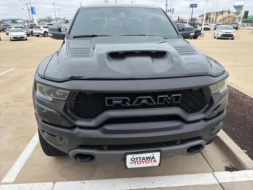 Diamond Black Crystal Pearlcoat 2022 RAM 1500 TRX