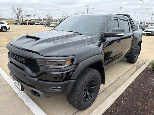 Diamond Black Crystal Pearlcoat 2022 RAM 1500 TRX