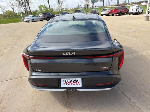 Interstellar Gray 2025 Kia K4 LXS