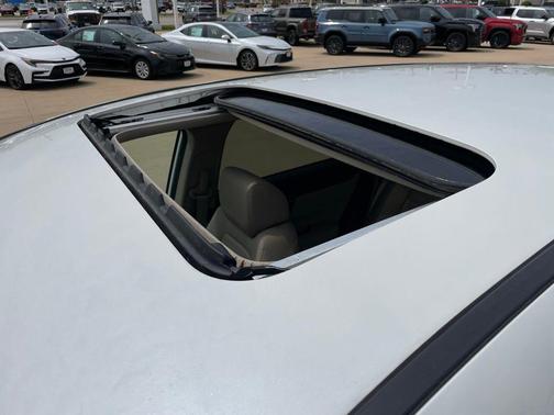 White Diamond Pearl 2018 Honda CR-V EX-L