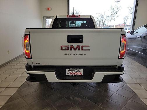 2022 GMC Canyon Elevation Standard