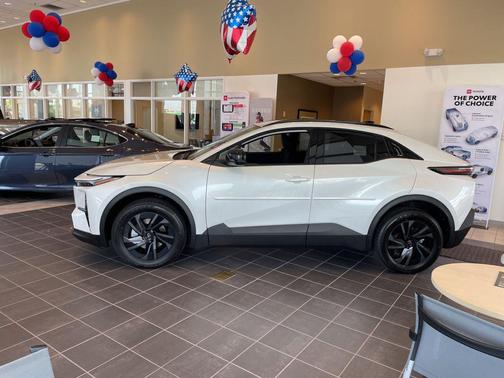 Pearl 2026 Toyota C-HR