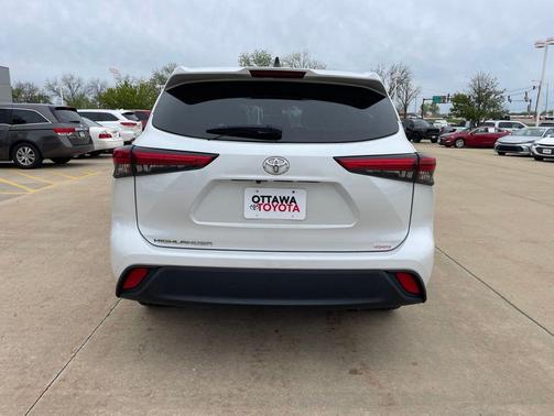 Wind Chill Pearl 2023 Toyota Highlander L