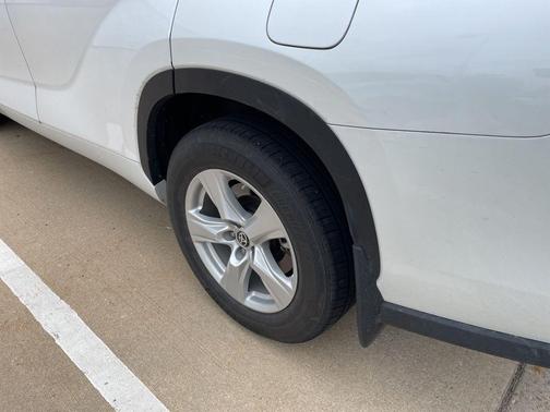 Wind Chill Pearl 2023 Toyota Highlander L