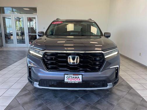 Modern Steel Metallic 2025 Honda Pilot Touring 8-Passenger