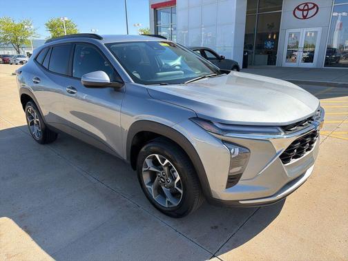 Cypress Gray 2025 Chevrolet Trax LT