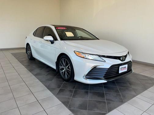 Pearl 2023 Toyota Camry XLE