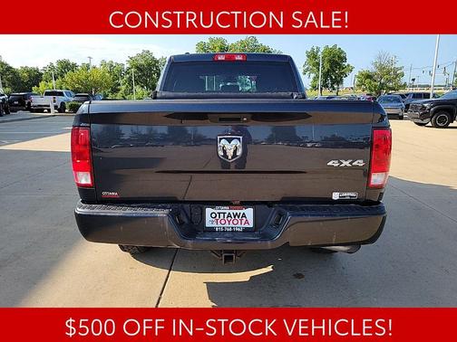 Brilliant Black Crystal Pearlcoat 2017 RAM 1500 Express