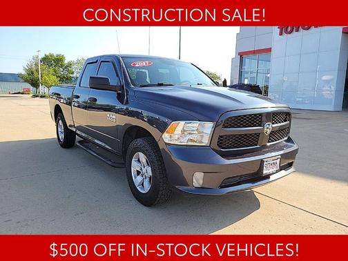 Brilliant Black Crystal Pearlcoat 2017 RAM 1500 Express