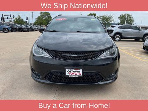 Brilliant Black Crystal Pearlcoat 2018 Chrysler Pacifica Touring-L Plus