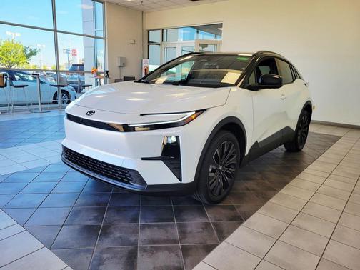 Midnight Black Metallic 2026 Toyota C-HR XSE