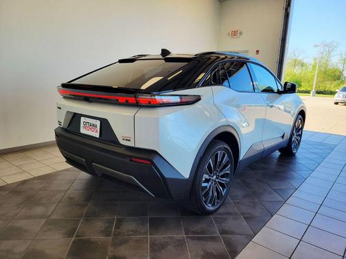 Midnight Black Metallic 2026 Toyota C-HR XSE