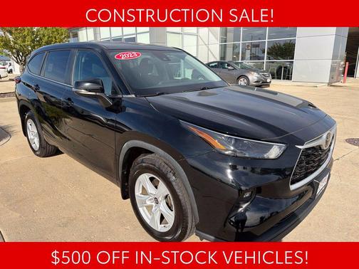 Midnight Black Metallic 2023 Toyota Highlander LE