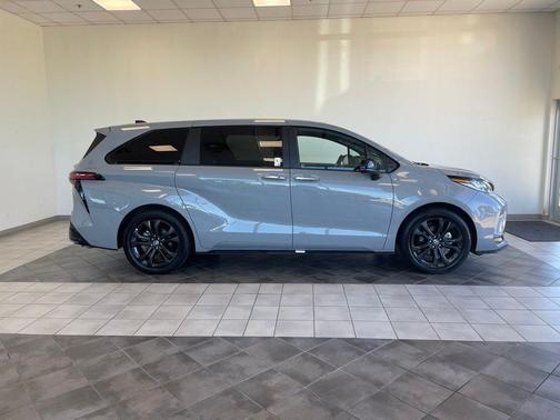 Cement 2025 Toyota Sienna XSE 7 Passenger