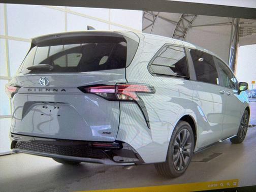 Cement 2025 Toyota Sienna XSE 7 Passenger