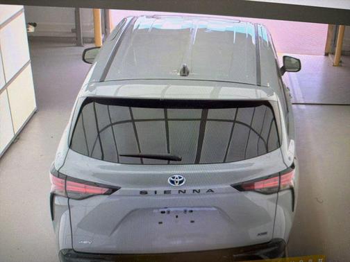 Cement 2025 Toyota Sienna XSE 7 Passenger