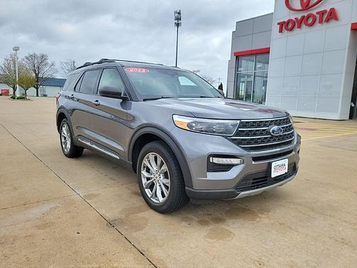 Carbonized Gray Metallic 2023 Ford Explorer XLT