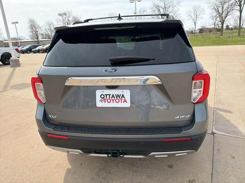 Carbonized Gray Metallic 2023 Ford Explorer XLT