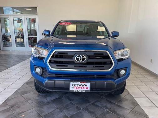 Blazing Blue Pearl 2017 Toyota Tacoma SR5