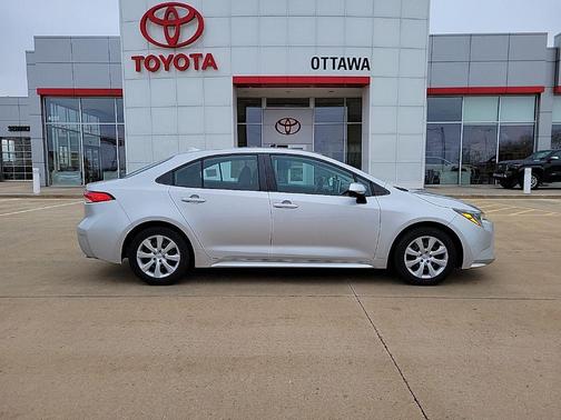 Classic Silver Metallic 2021 Toyota Corolla LE