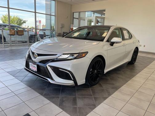 Wind Chill Pearl 2022 Toyota Camry XSE