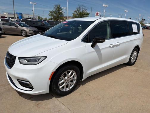 Bright White Clearcoat 2024 Chrysler Pacifica Touring L