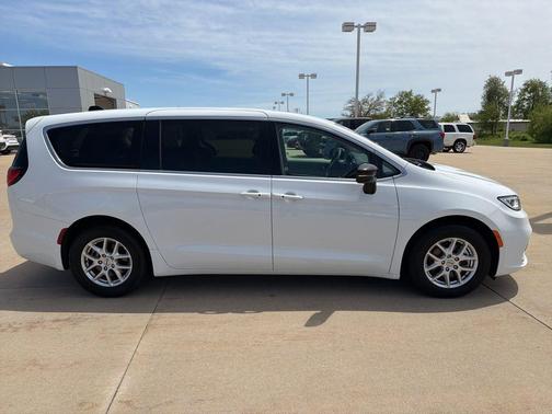 Bright White Clearcoat 2024 Chrysler Pacifica Touring L