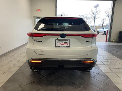 2024 Toyota Venza XLE