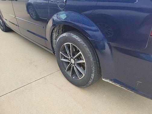 Contusion Blue Pearlcoat 2017 Dodge Grand Caravan GT