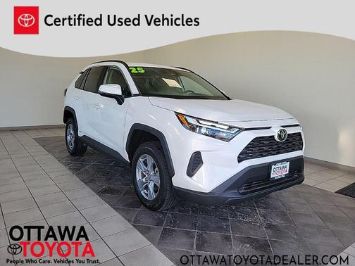2025 Toyota RAV4 Hybrid XLE