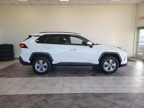 2025 Toyota RAV4 Hybrid XLE