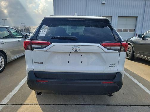 2025 Toyota RAV4 Hybrid XLE