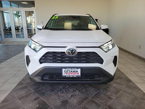 2025 Toyota RAV4 Hybrid XLE