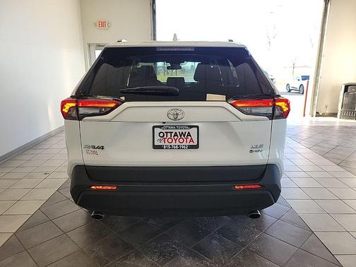 2025 Toyota RAV4 Hybrid XLE