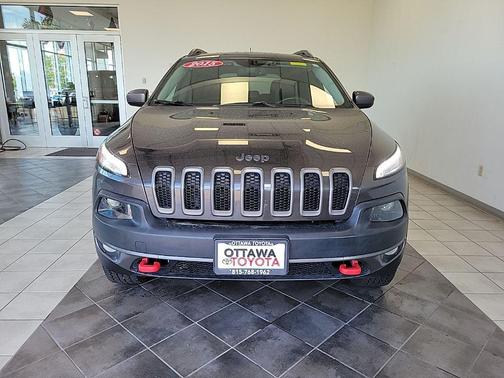 Granite Crystal Metallic Clearcoat 2015 Jeep Cherokee Trailhawk