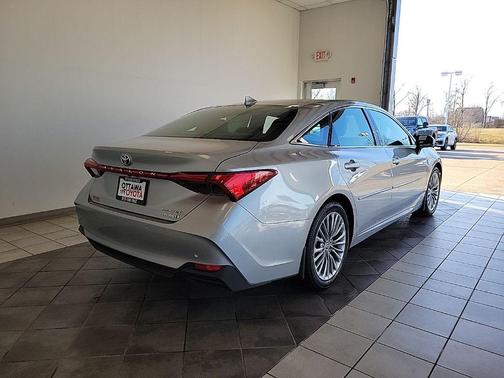 2021 Toyota Avalon Hybrid Limited