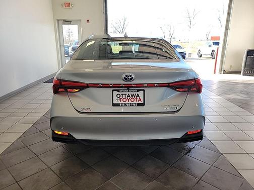 2021 Toyota Avalon Hybrid Limited