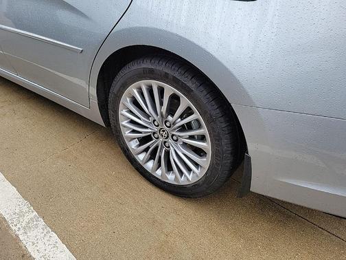 2021 Toyota Avalon Hybrid Limited