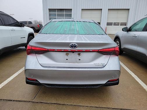 2021 Toyota Avalon Hybrid Limited