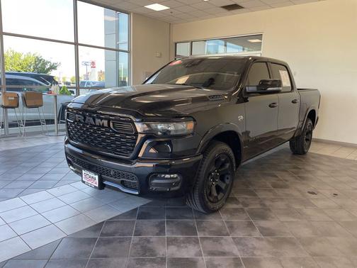 Diamond Black Crystal Pearlcoat 2026 RAM 1500 Big Horn/Lone Star