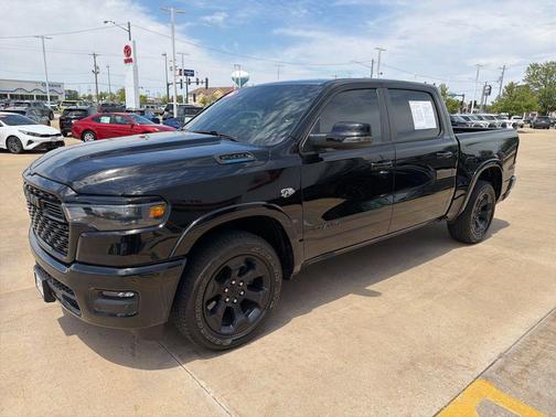 Diamond Black Crystal Pearlcoat 2026 RAM 1500 Big Horn/Lone Star