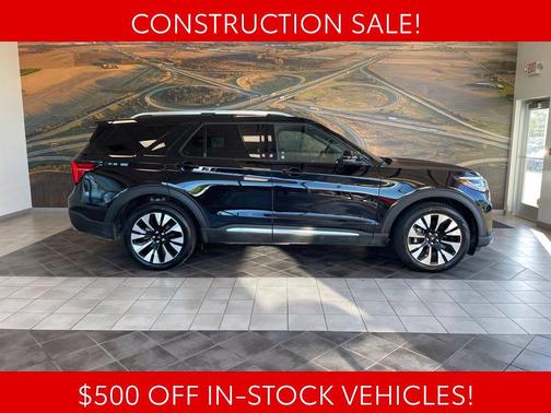 Agate Black Metallic 2026 Ford Explorer Platinum