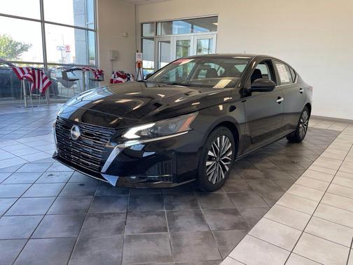 Super Black Clearcoat 2024 Nissan Altima 2.5 SV
