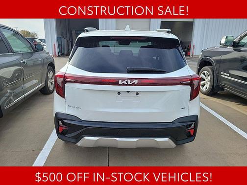 Snow White Pearl 2024 Kia Seltos EX