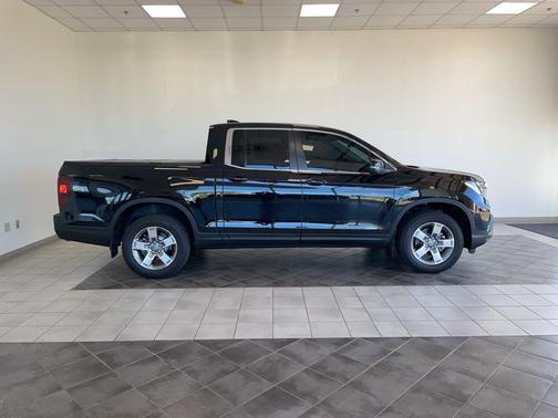 Crystal Black Pearl 2026 Honda Ridgeline RTL