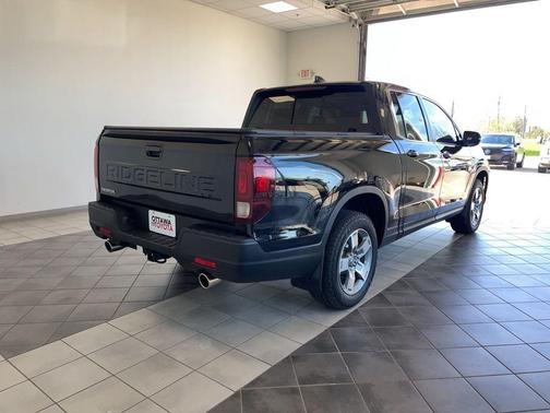 Crystal Black Pearl 2026 Honda Ridgeline RTL