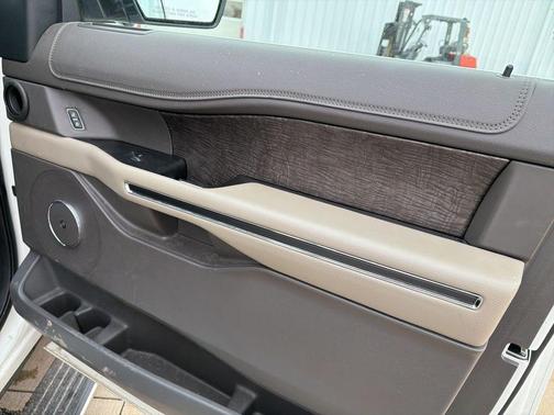 Star White Metallic Tri-Coat 2021 Ford Expedition Max Limited